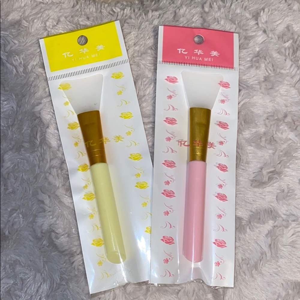 Face mask applicator